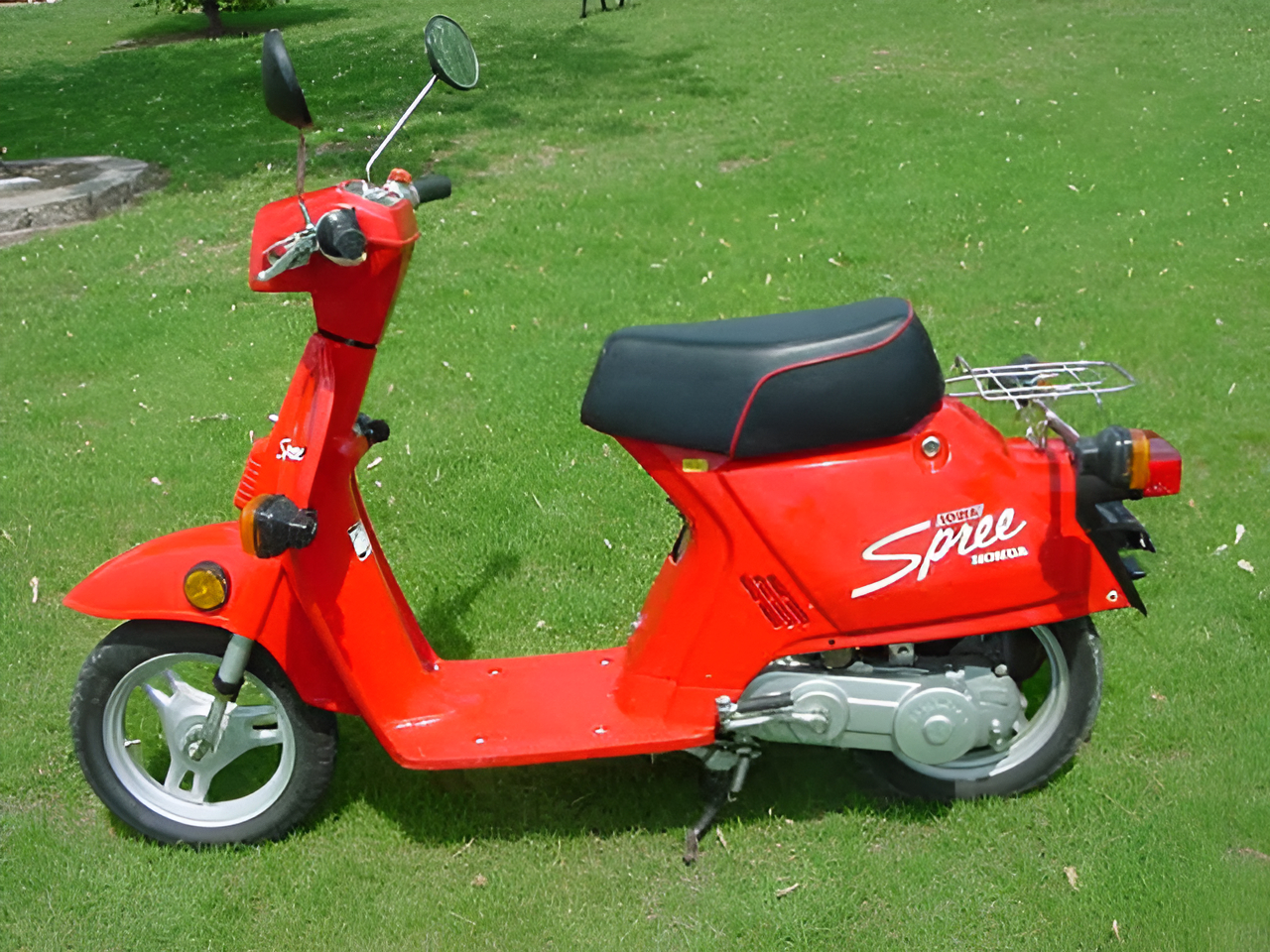 The 1986 Honda Spree Moped NQ50: A Compact Urban Commuter - Mopeds.com