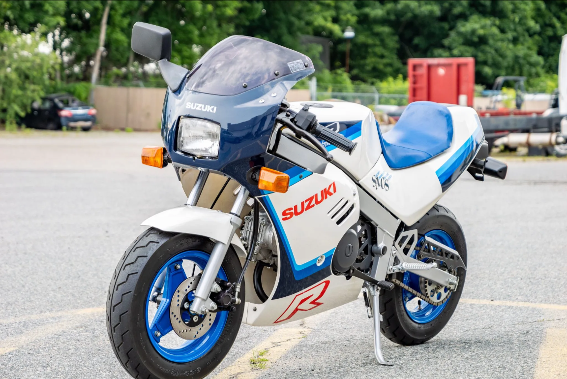 The 1986 Suzuki RB50 GAG: A Mini Sport Bike with Big Ambitions
